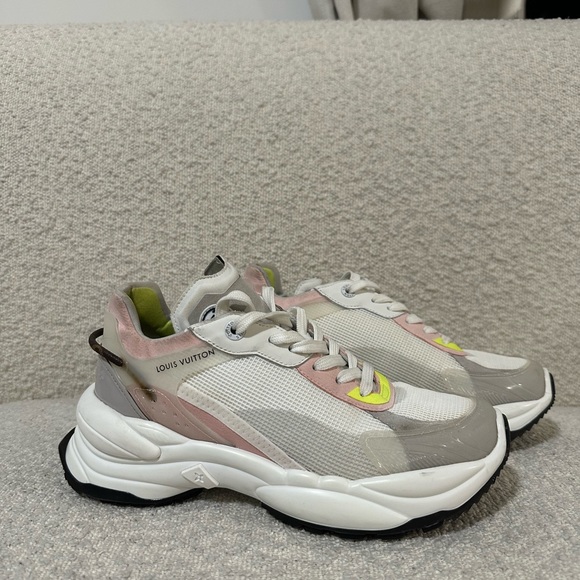 Louis Vuitton Sneakers - Picture 1 of 9